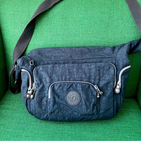 Kipling Bags Kipling Erica Large Crossbody Carryon Bag Euc Poshmark